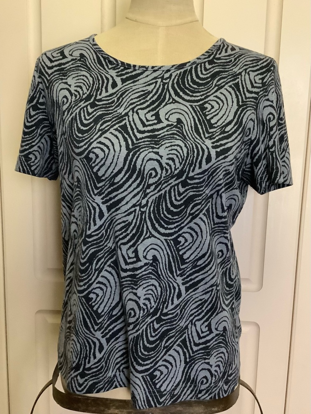 Vintage Links Round Neck Shirt Top-Black Gray Swirl Pattern-Cotton/Poly Blend-M